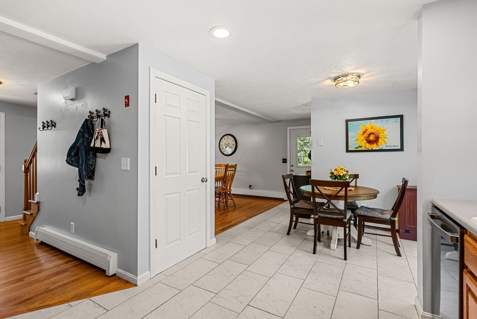 6 Cumberland St Attleboro — Photo 9 of 35
