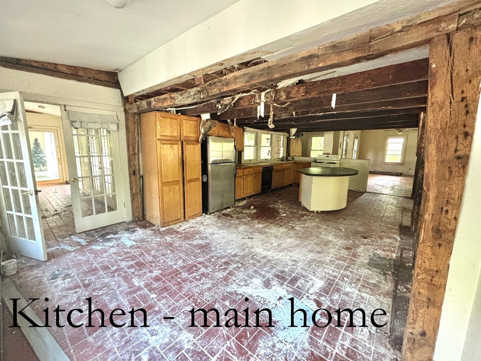 279 Oldham St Pembroke — Photo 2 of 42