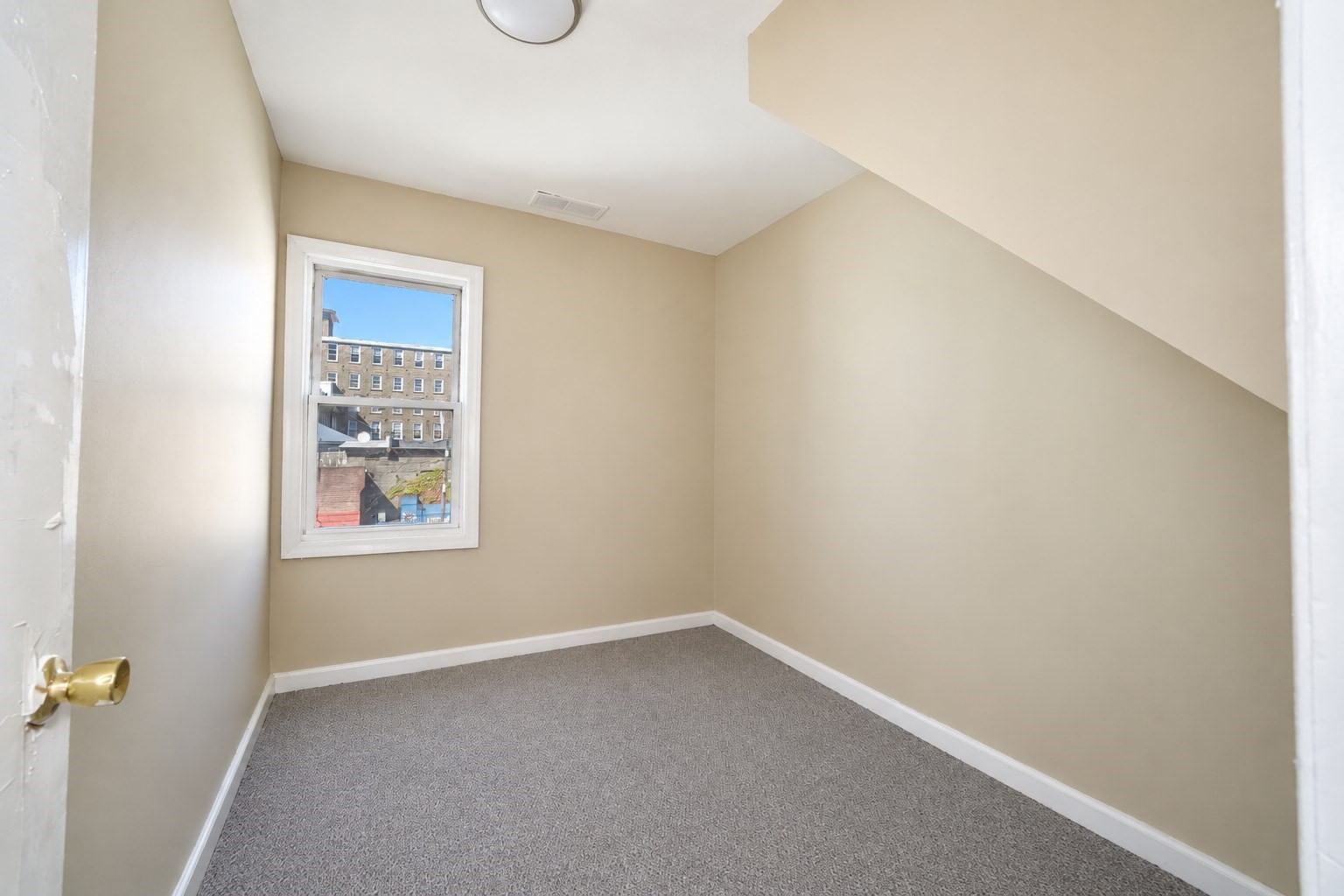 64 Tremont St Fall River — Photo 16 of 39