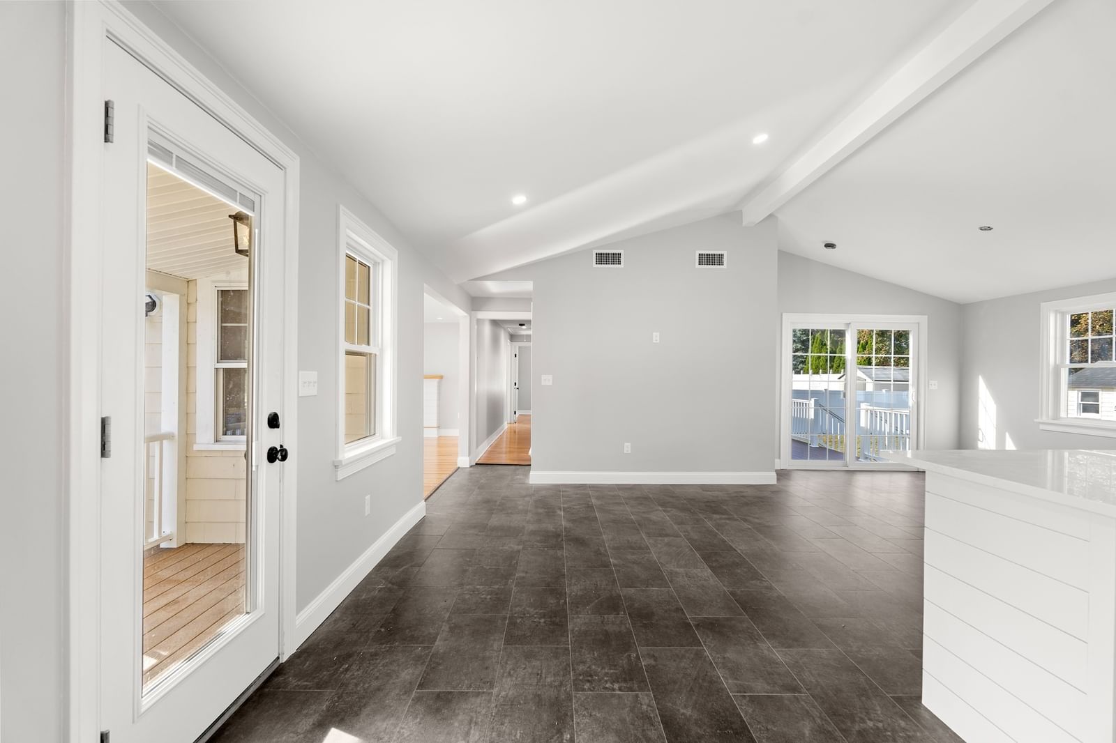 36 Macarthur Blvd Danvers — Photo 20 of 38