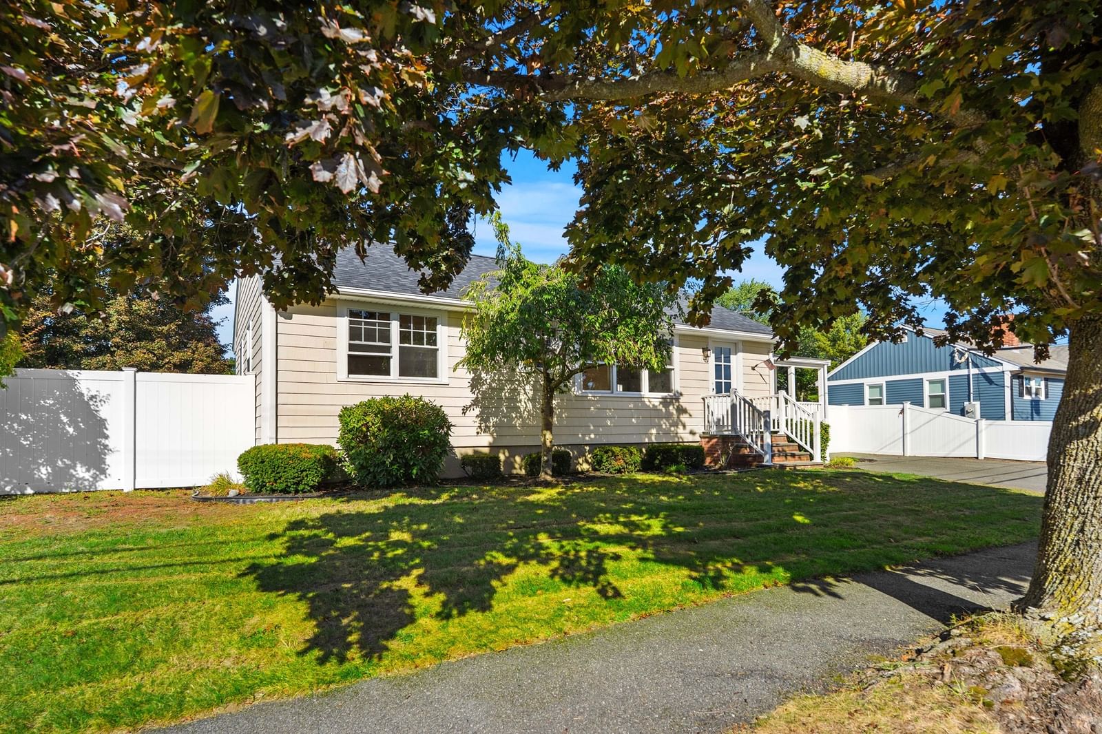 36 Macarthur Blvd Danvers — Photo 3 of 38