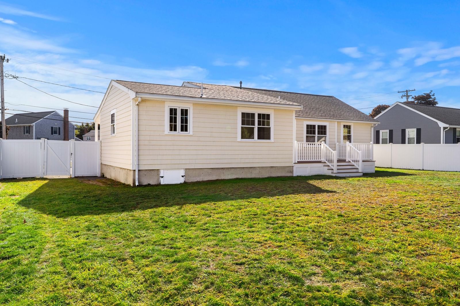 36 Macarthur Blvd Danvers — Photo 6 of 38