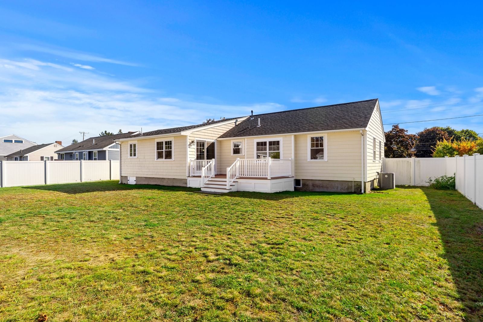 36 Macarthur Blvd Danvers — Photo 8 of 38