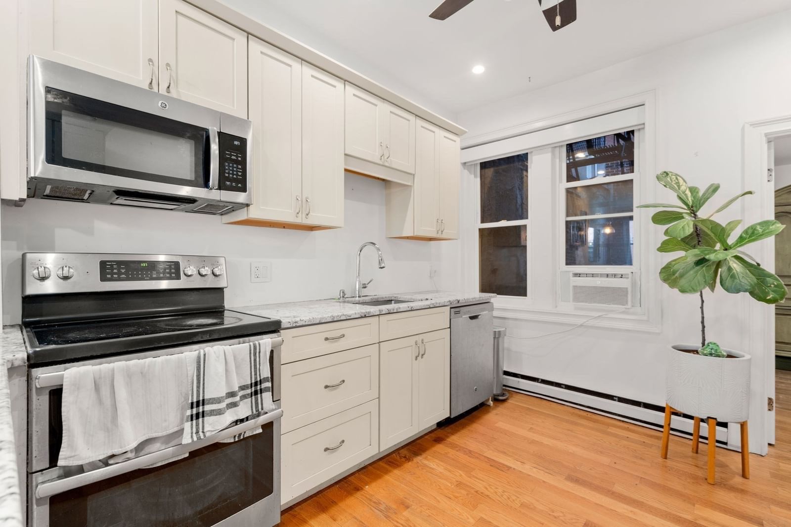 162 Endicott St #1 Boston — Photo 2 of 20