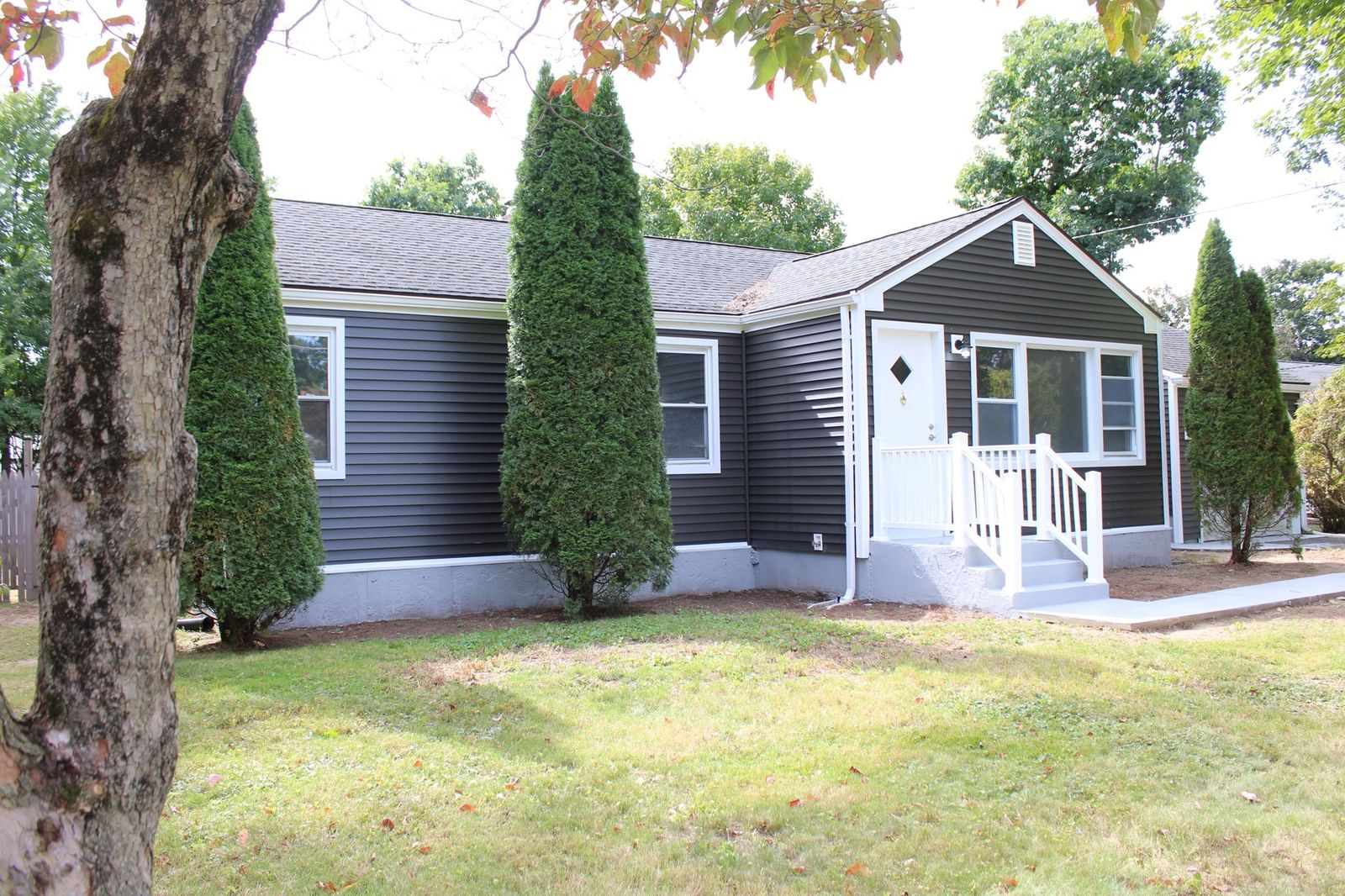 158 Woodcrest Rd Springfield — Photo 2 of 20