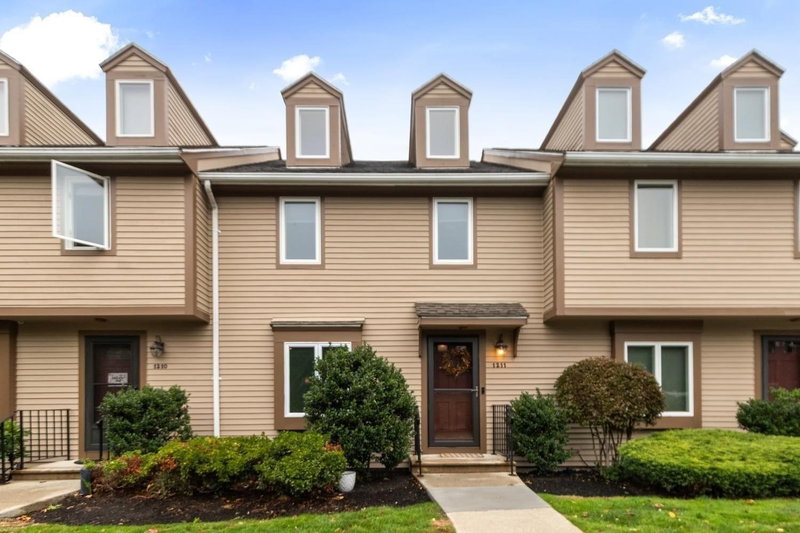 1211 Sheffield Way Unit 1211
