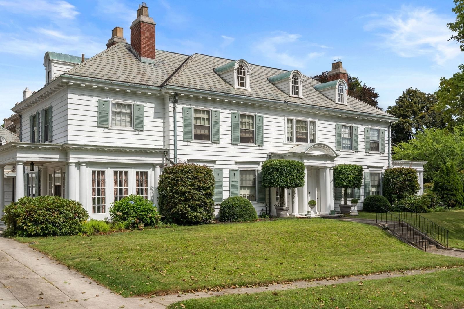 Property at 2 Military Rd, Worcester, MA 01609