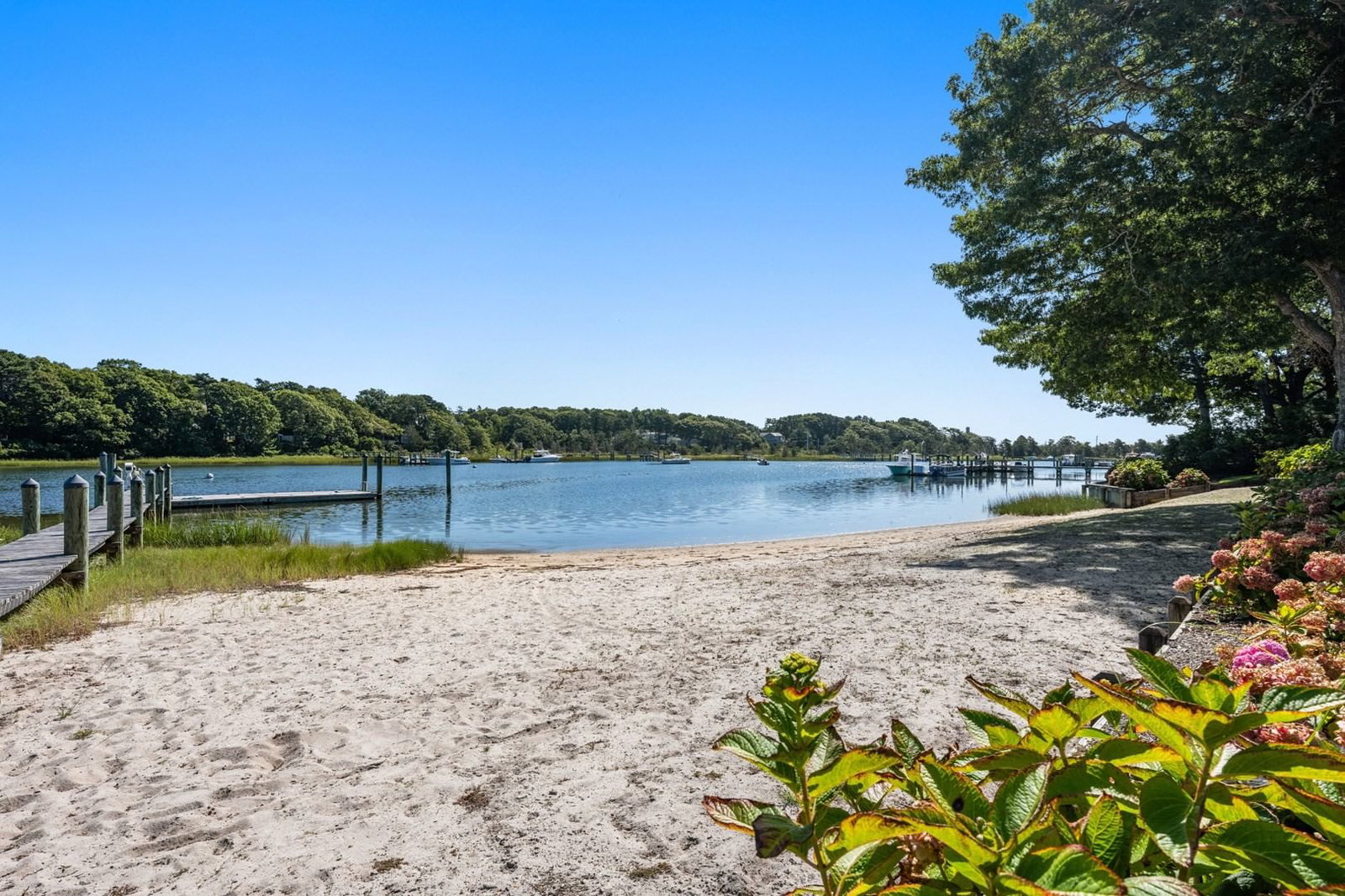 74 Garrison Ln Barnstable — Photo 6 of 42
