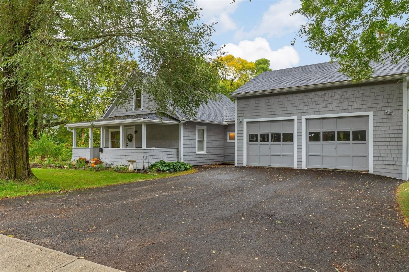 75 Pequoig Ave Athol — Photo 2 of 38