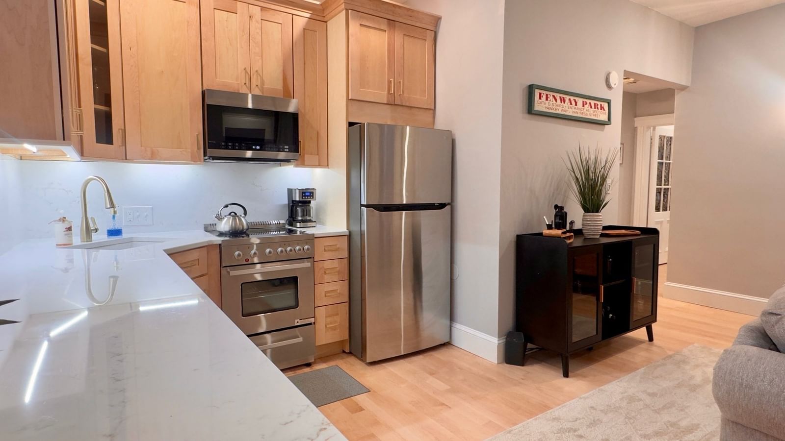 135 Marlborough #2 Boston — Photo 2 of 10