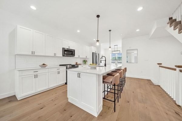 635 Main Street Unit 4
