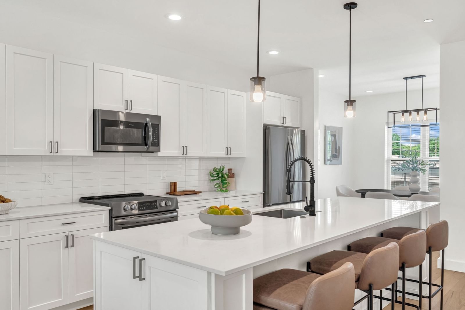 635 Main Street #4 Wilmington — Photo 2 of 38