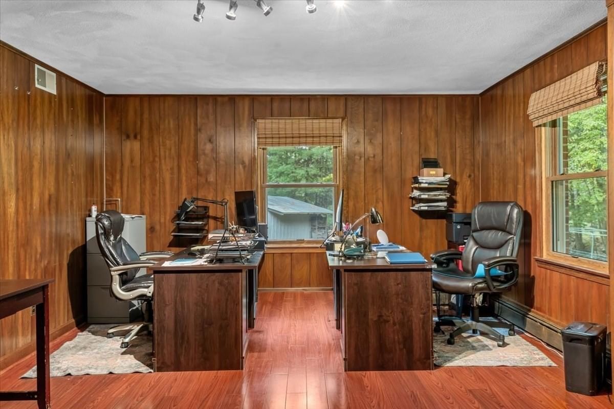 331 Mountain St Sharon — Photo 16 of 42