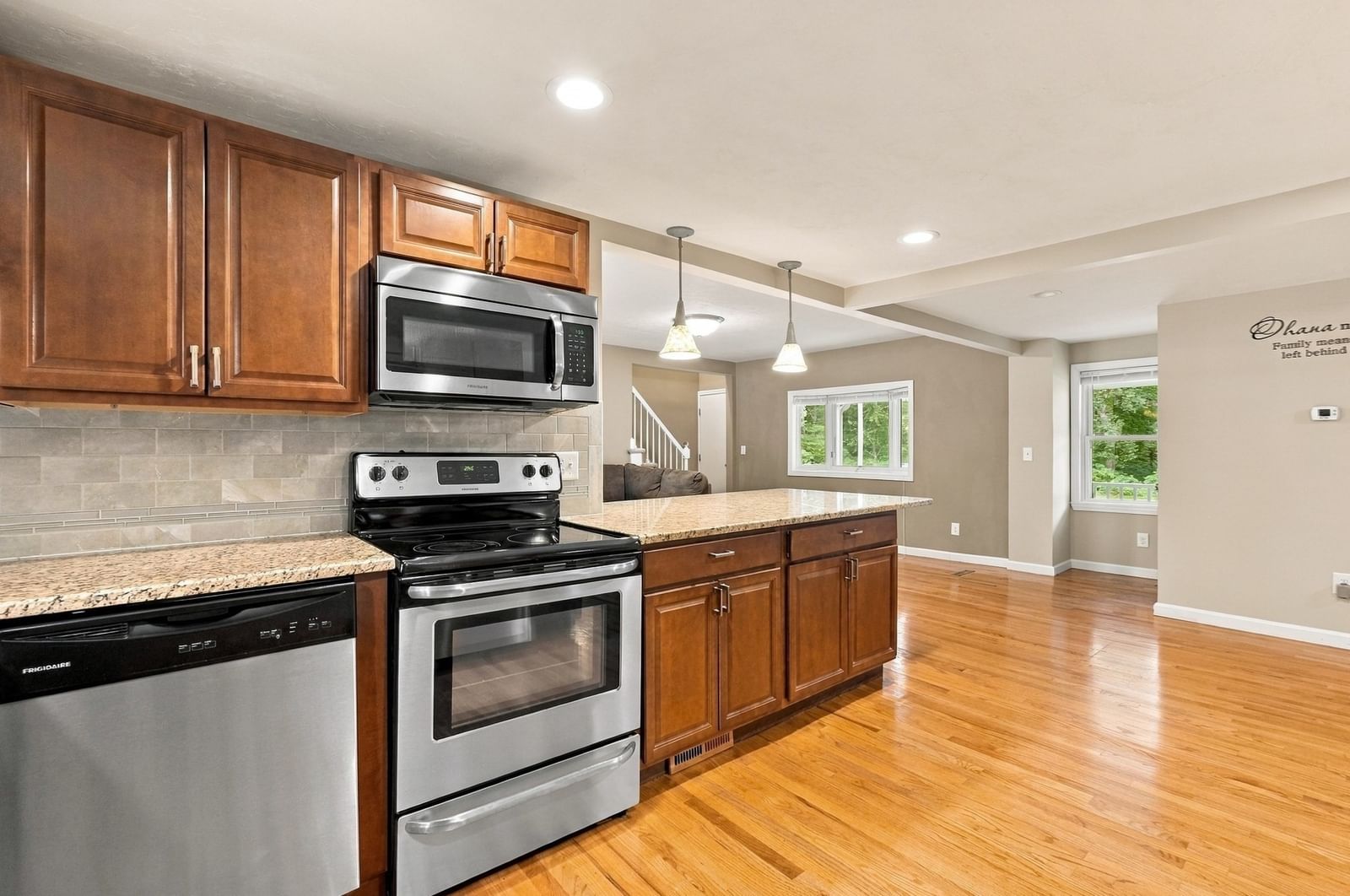 181 Dwelley St Pembroke — Photo 13 of 42