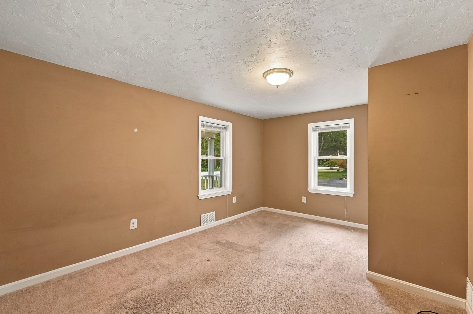 181 Dwelley St Pembroke — Photo 29 of 42