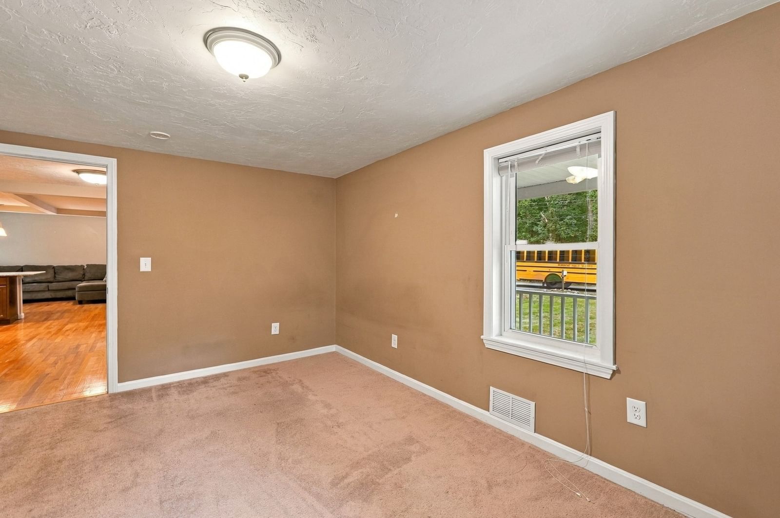 181 Dwelley St Pembroke — Photo 32 of 42