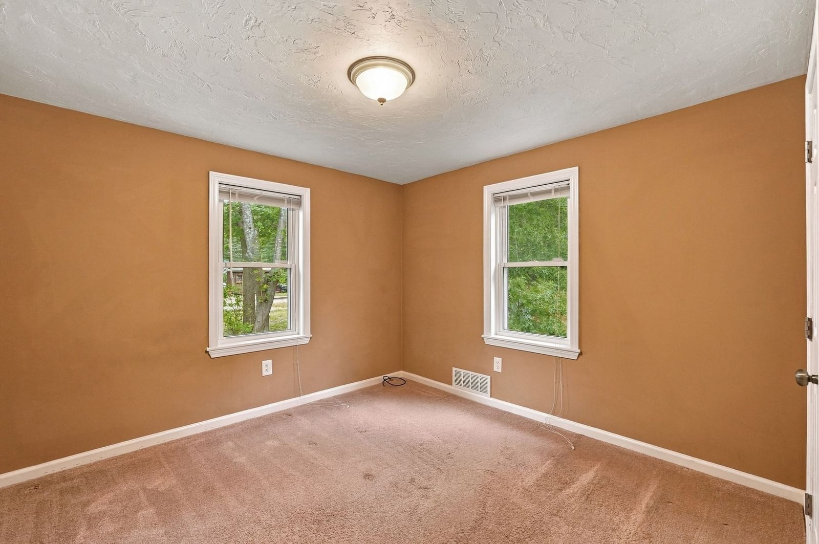 181 Dwelley St Pembroke — Photo 35 of 42