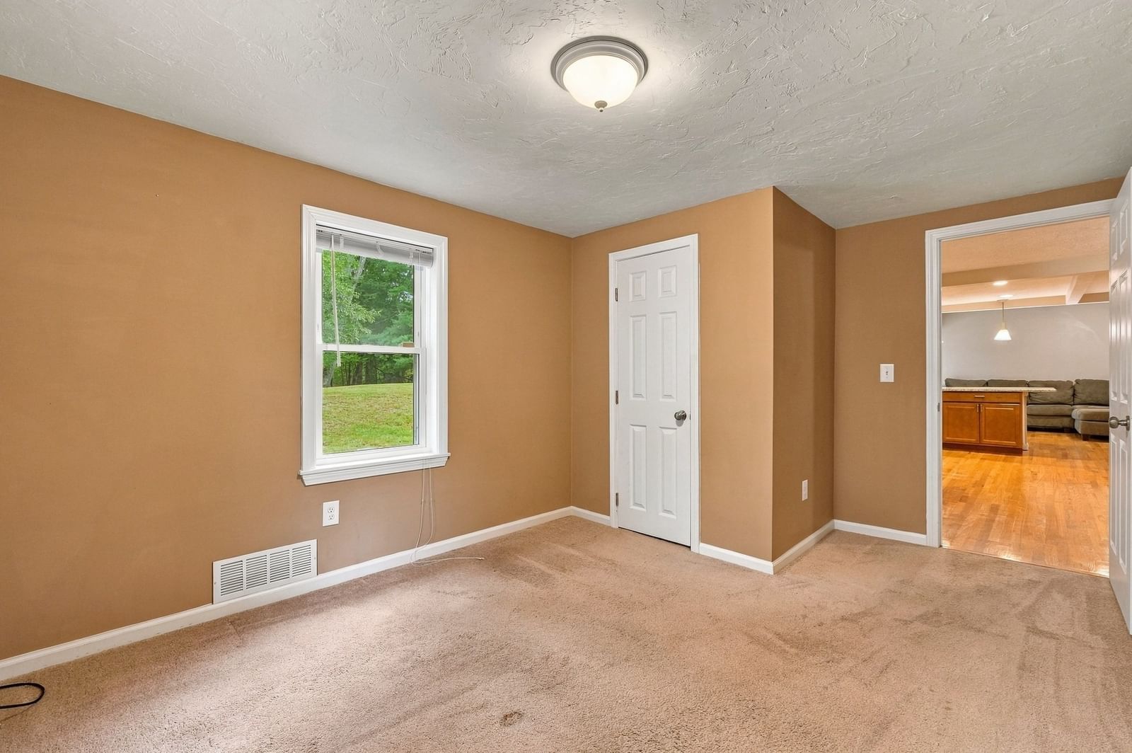 181 Dwelley St Pembroke — Photo 36 of 42