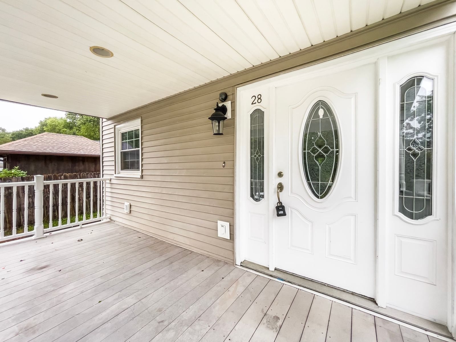 28 Wells Ave Chicopee — Photo 2 of 22