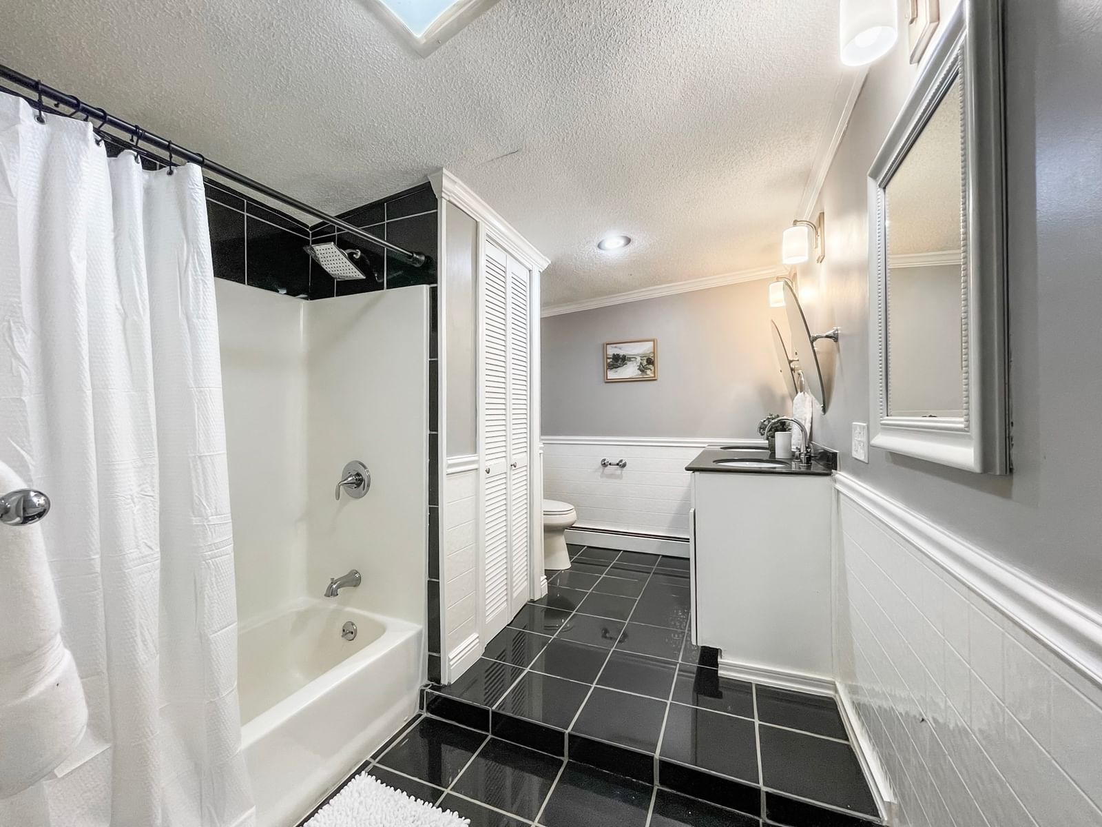 28 Wells Ave Chicopee — Photo 7 of 22