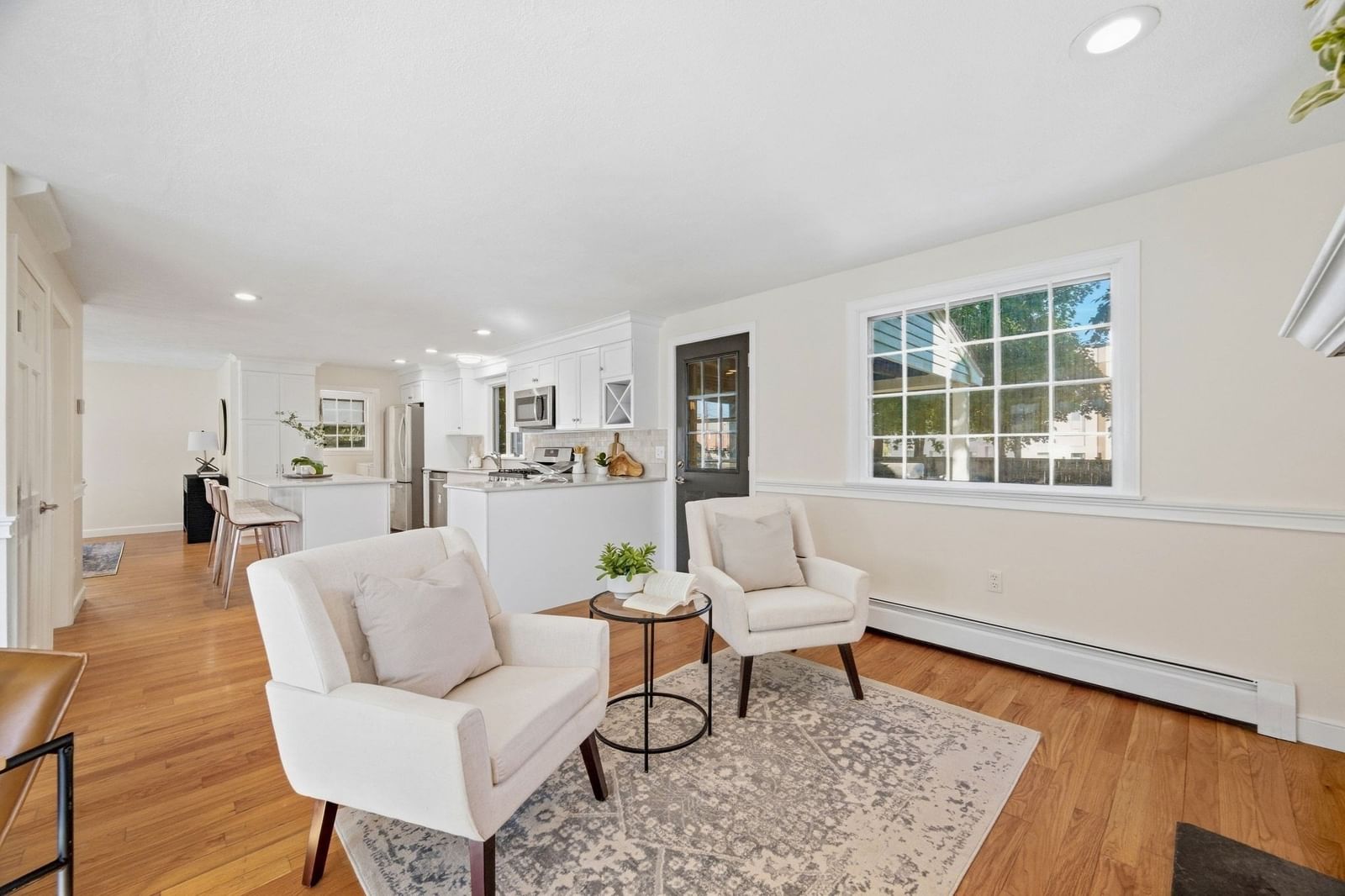 31 Ellison Park Waltham — Photo 2 of 28