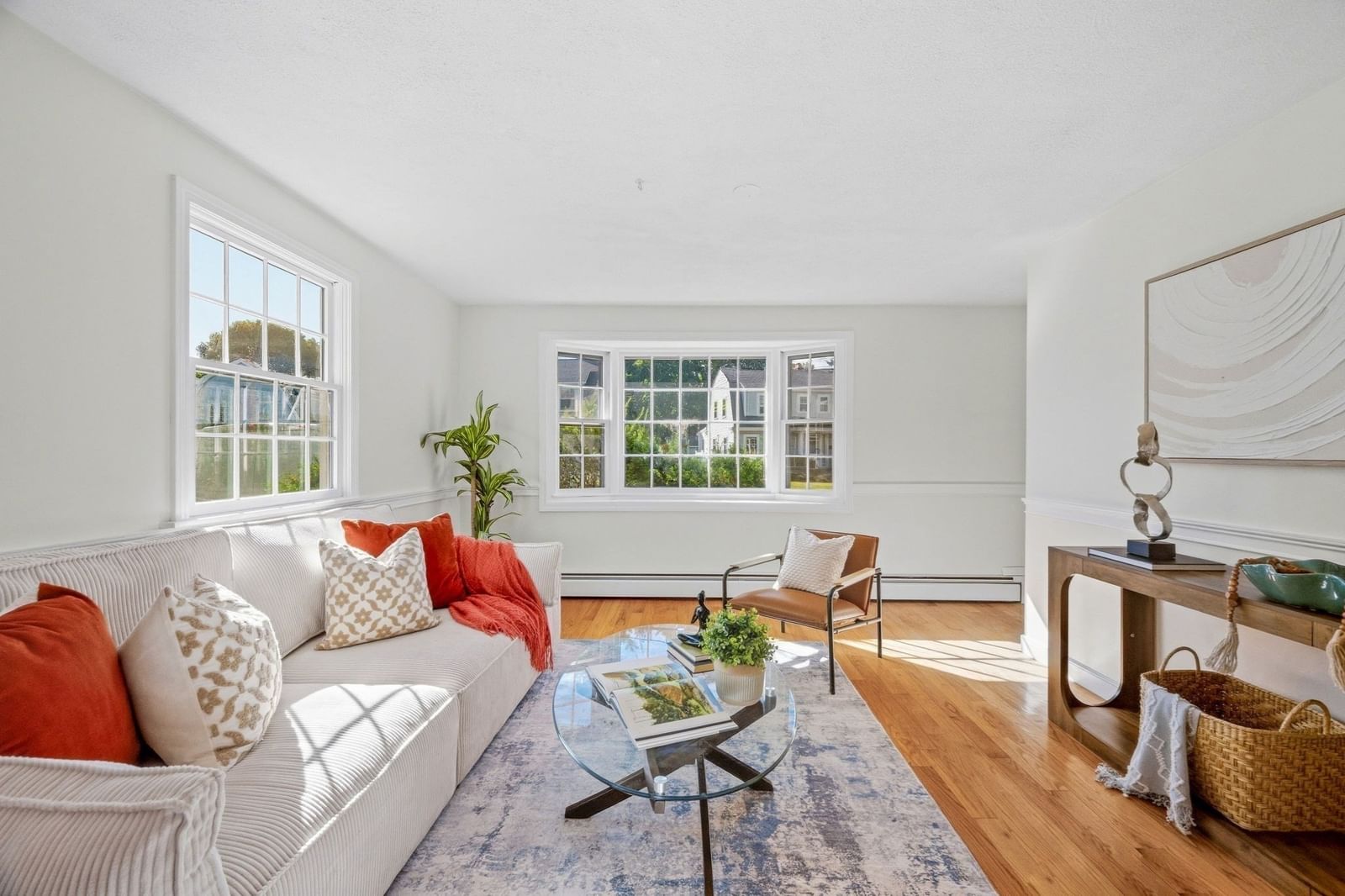 31 Ellison Park Waltham — Photo 3 of 28
