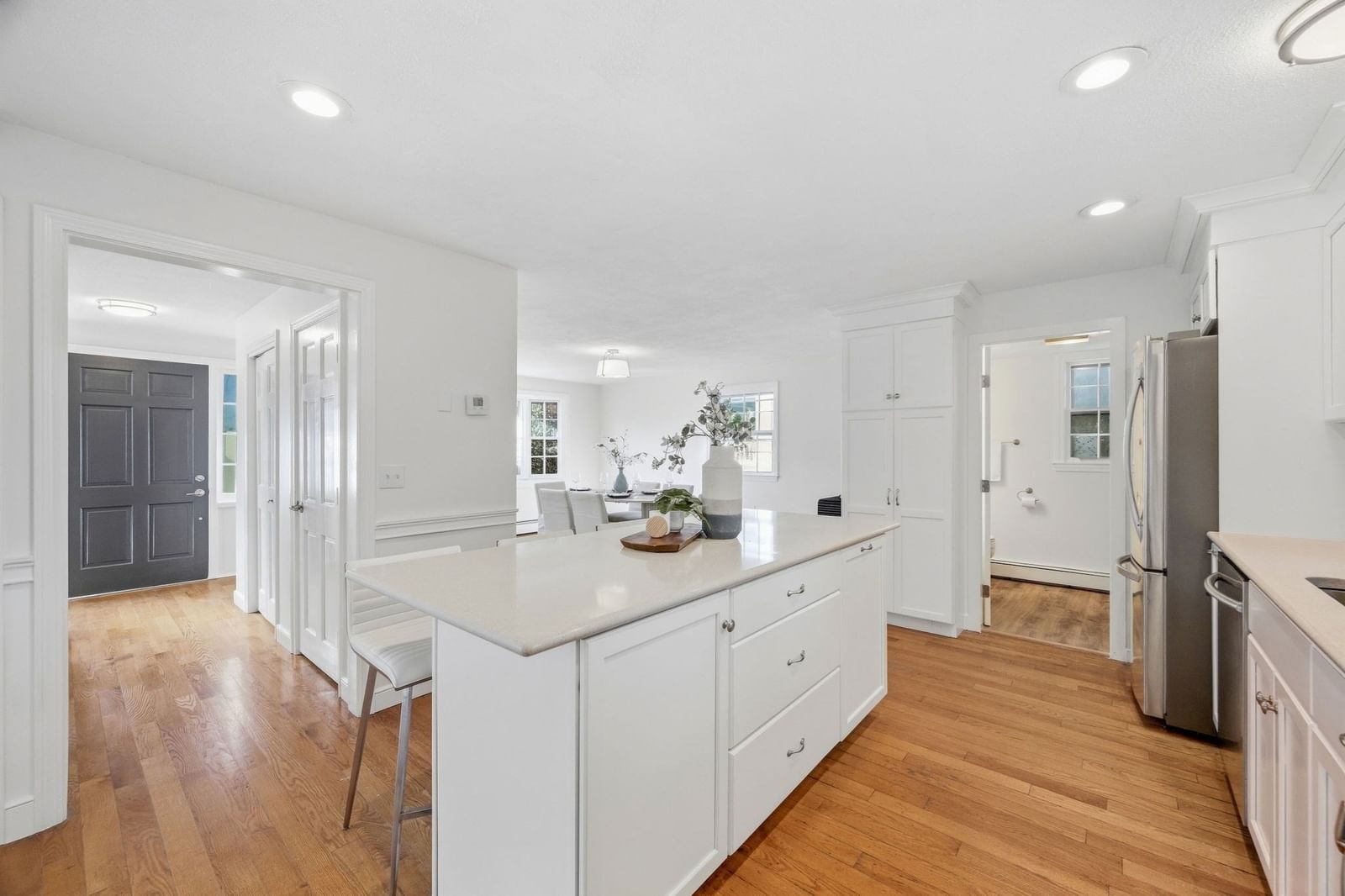 31 Ellison Park Waltham — Photo 8 of 28