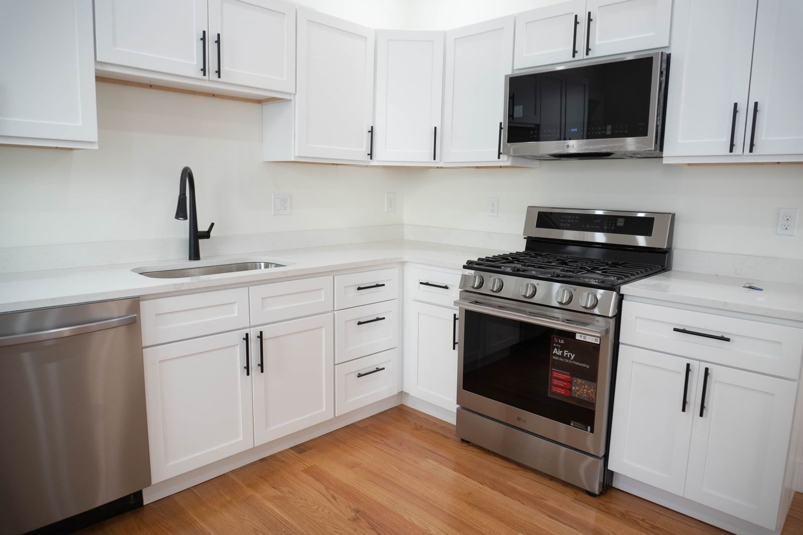 20 Rill Boston — Photo 3 of 18