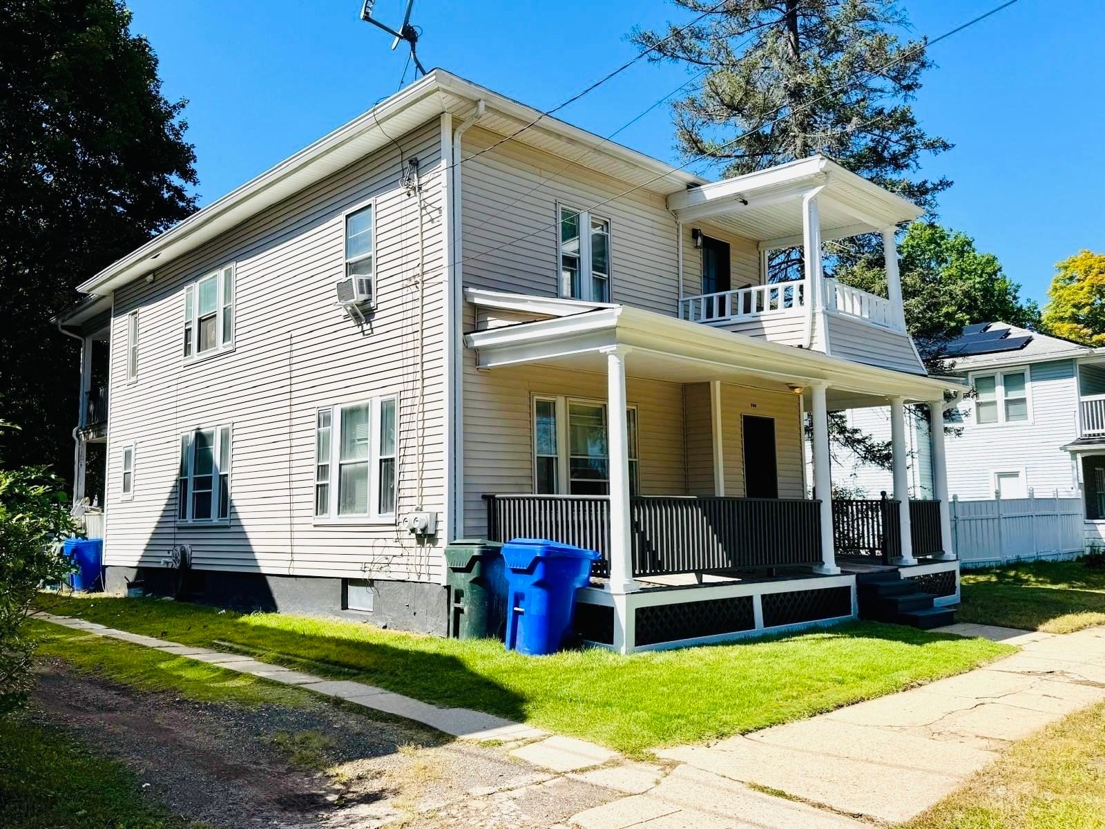 130 Myrtle St Springfield — Photo 3 of 21