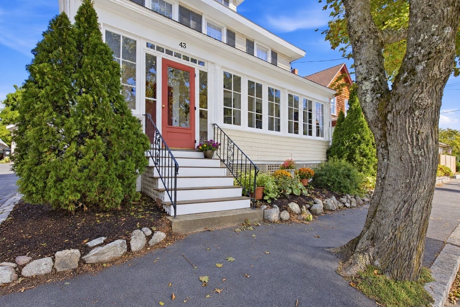 43 Ruby Avenue Marblehead — Photo 2 of 39