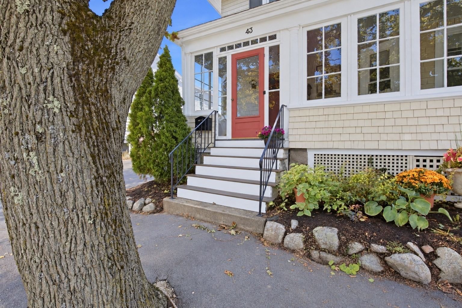 43 Ruby Avenue Marblehead — Photo 3 of 39