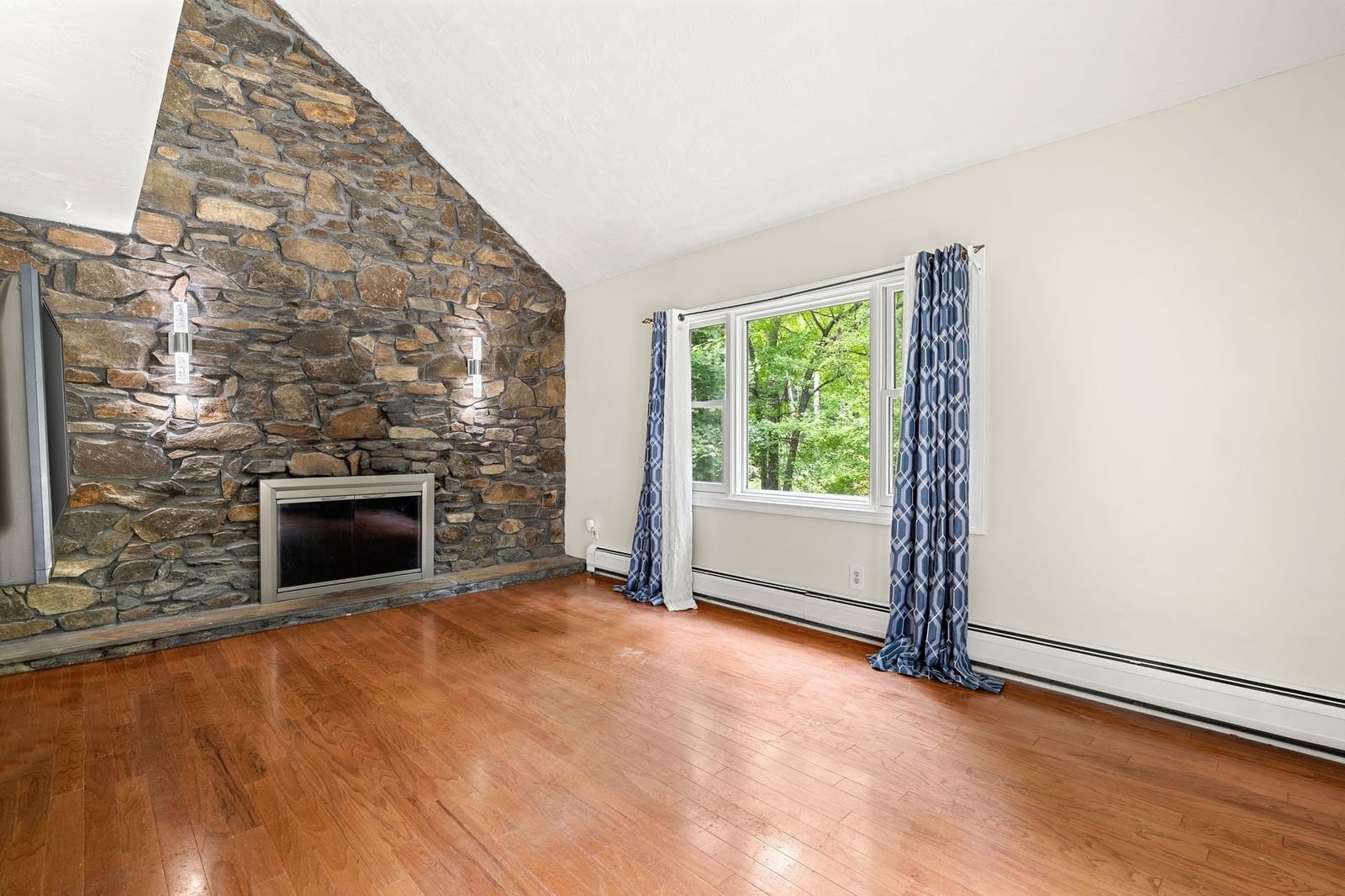 1 Nottingham Dr Raynham — Photo 12 of 42