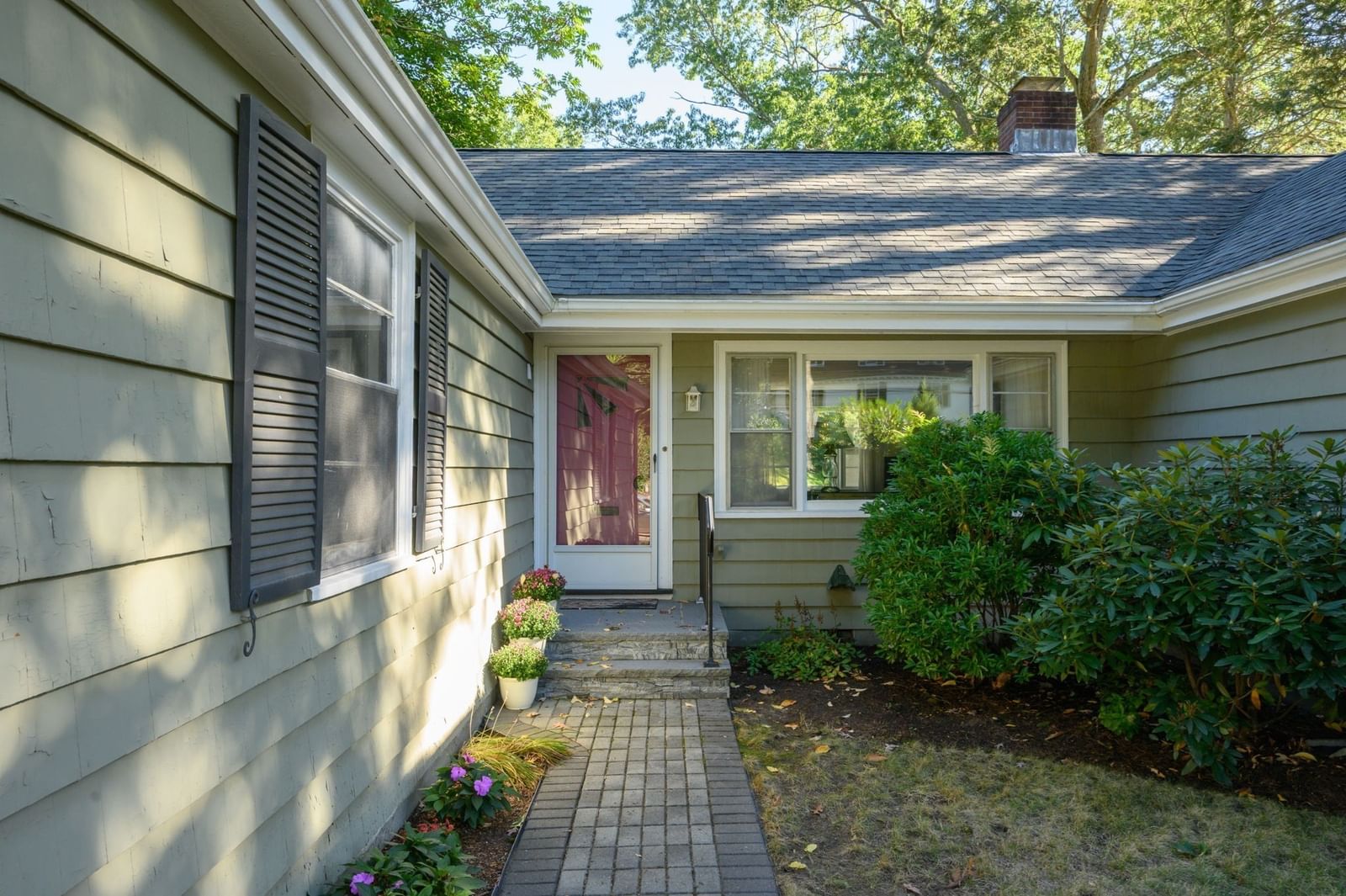 454 Eliot St Milton — Photo 2 of 24