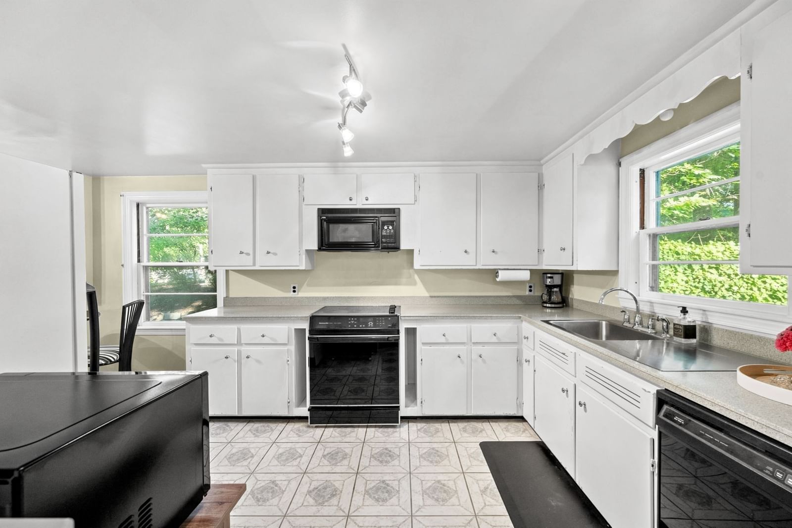 454 Eliot St Milton — Photo 8 of 24