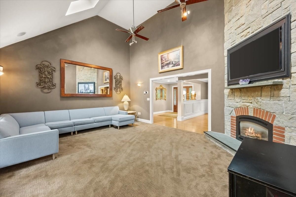 10 Anderson Way Lakeville — Photo 10 of 42