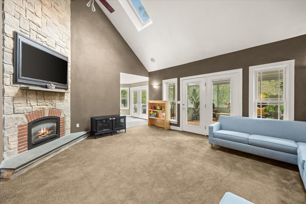 10 Anderson Way Lakeville — Photo 11 of 42
