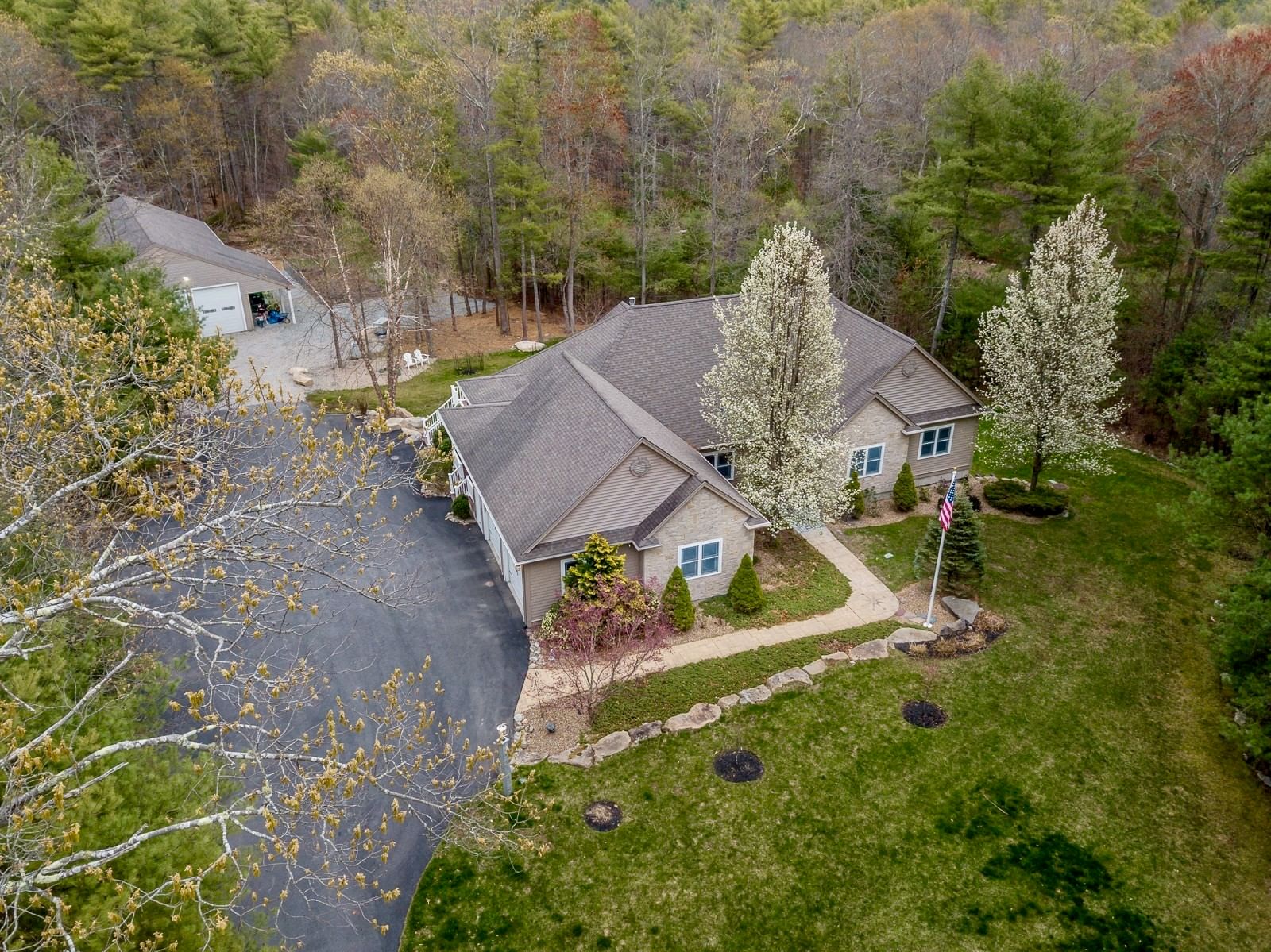 10 Anderson Way Lakeville — Photo 4 of 42
