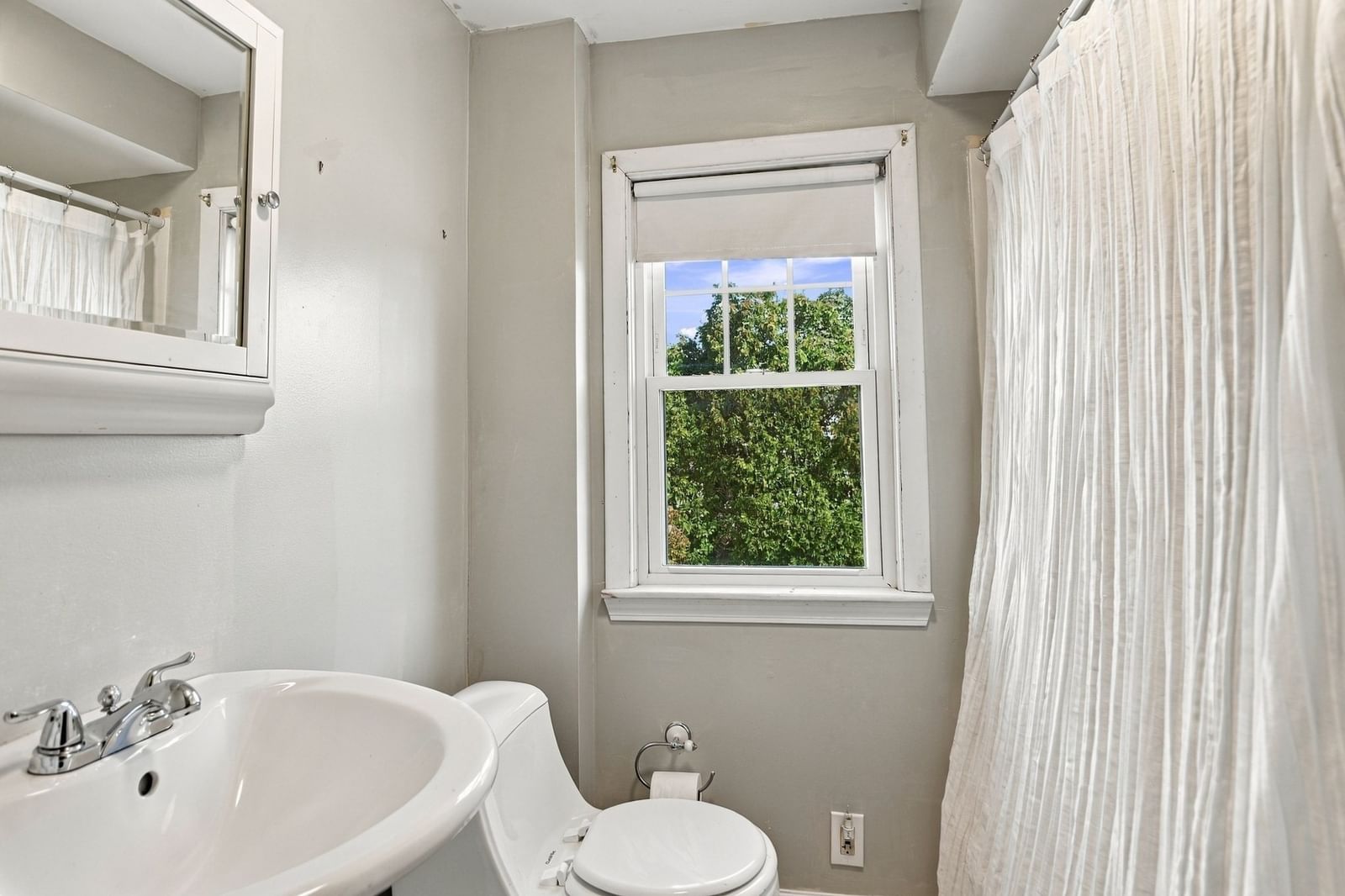 4 Henry Avenue Woburn — Photo 13 of 38