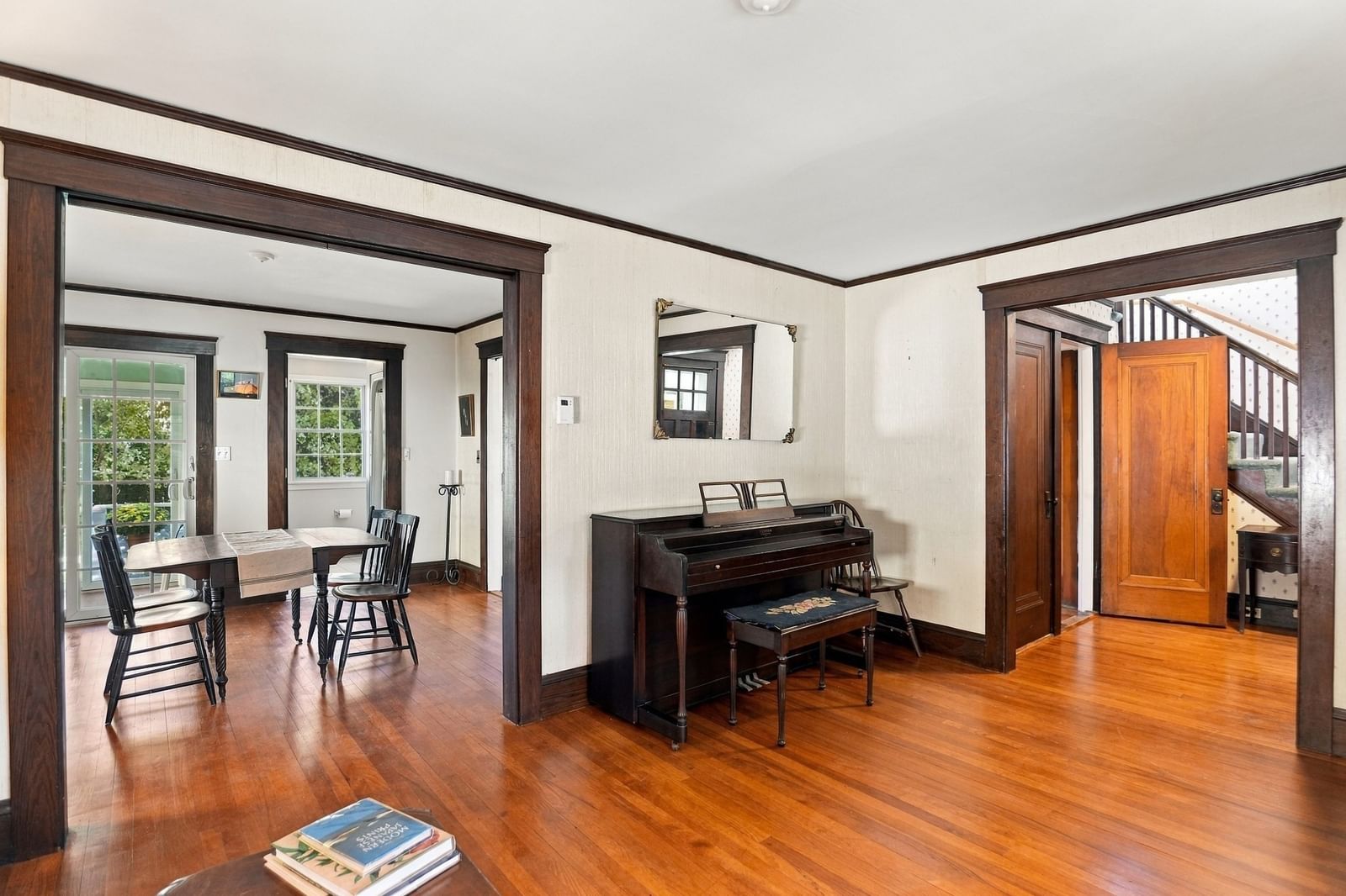 4 Henry Avenue Woburn — Photo 7 of 38