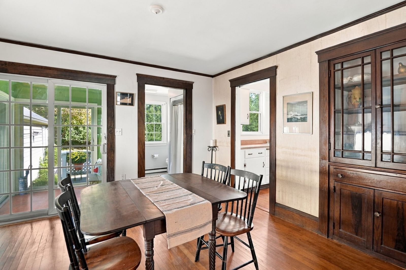 4 Henry Avenue Woburn — Photo 9 of 38