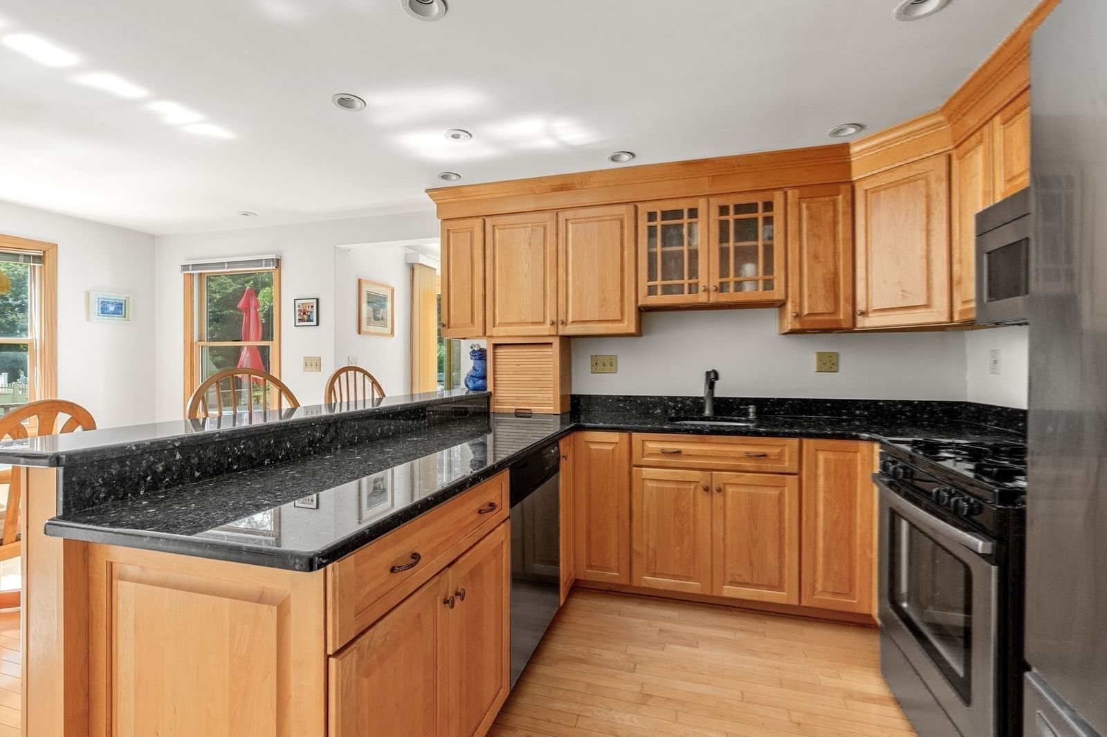 103 Canal St Marshfield — Photo 9 of 30