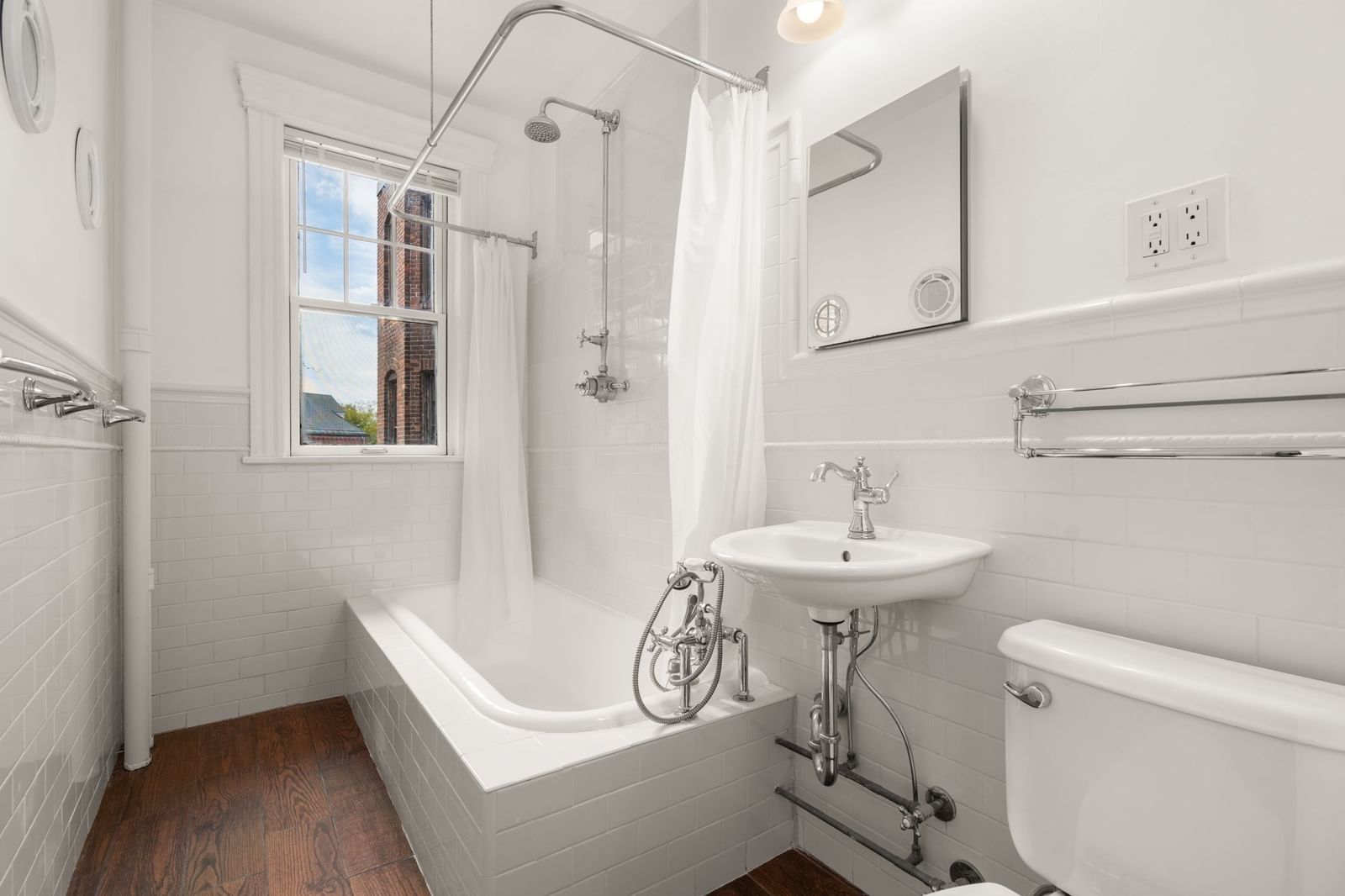 72 Strathmore #7B Boston — Photo 4 of 12