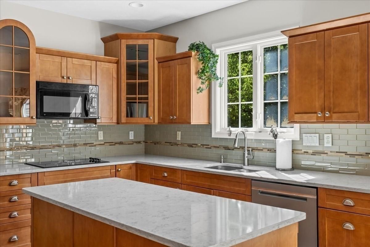 100 Eagle Rock Rd Stoughton — Photo 7 of 42