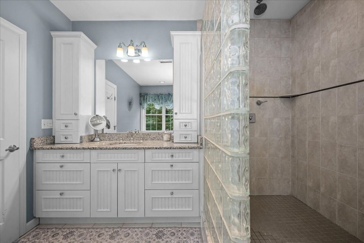 111 Paige Hill Rd Brimfield — Photo 24 of 42