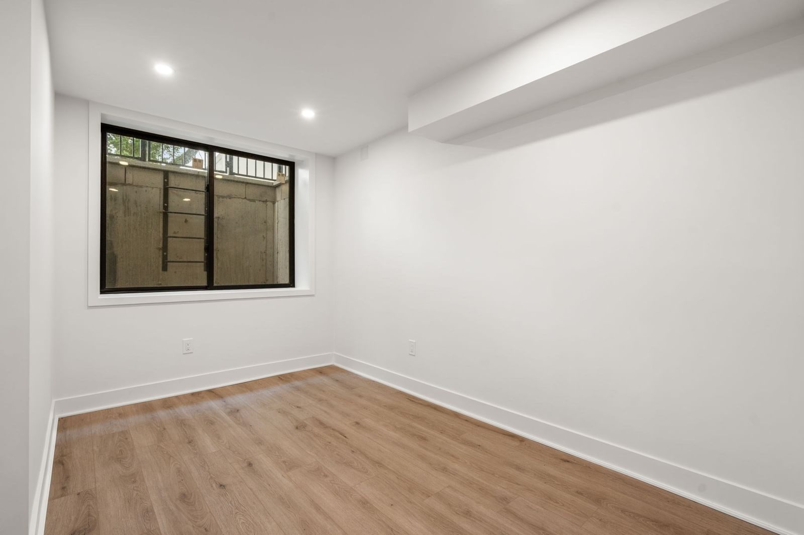 34 West St #34 Newton — Photo 18 of 31