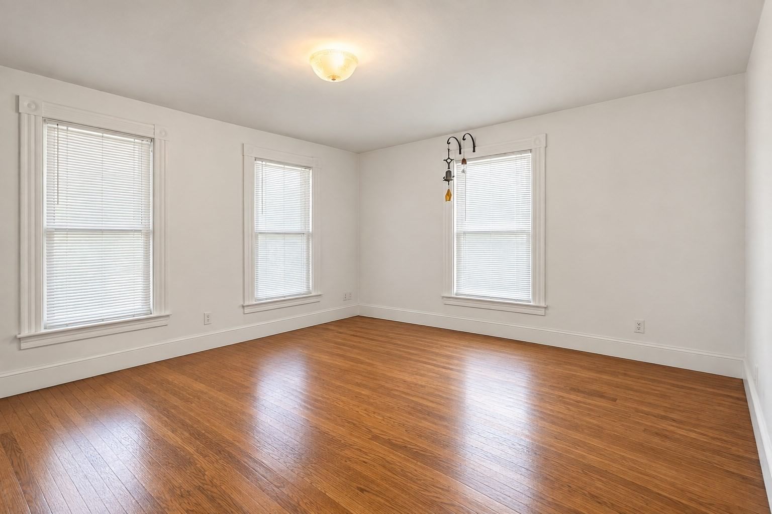 89 Dover St Somerville — Photo 11 of 26