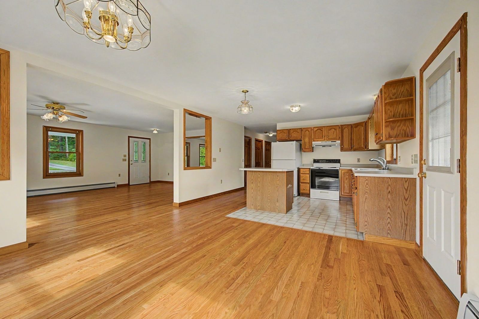 35 Cook Rd Southampton — Photo 10 of 36
