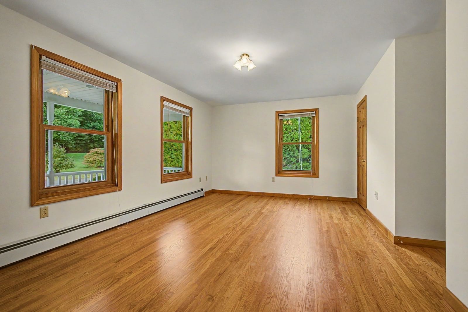 35 Cook Rd Southampton — Photo 14 of 36