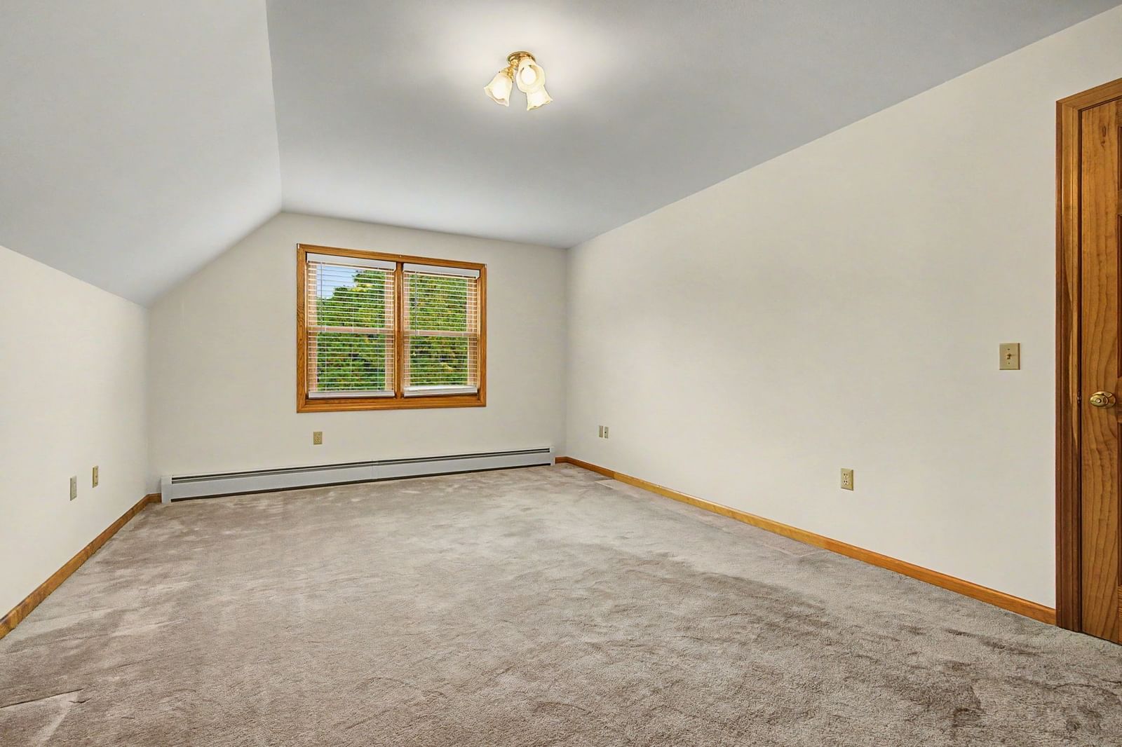35 Cook Rd Southampton — Photo 20 of 36
