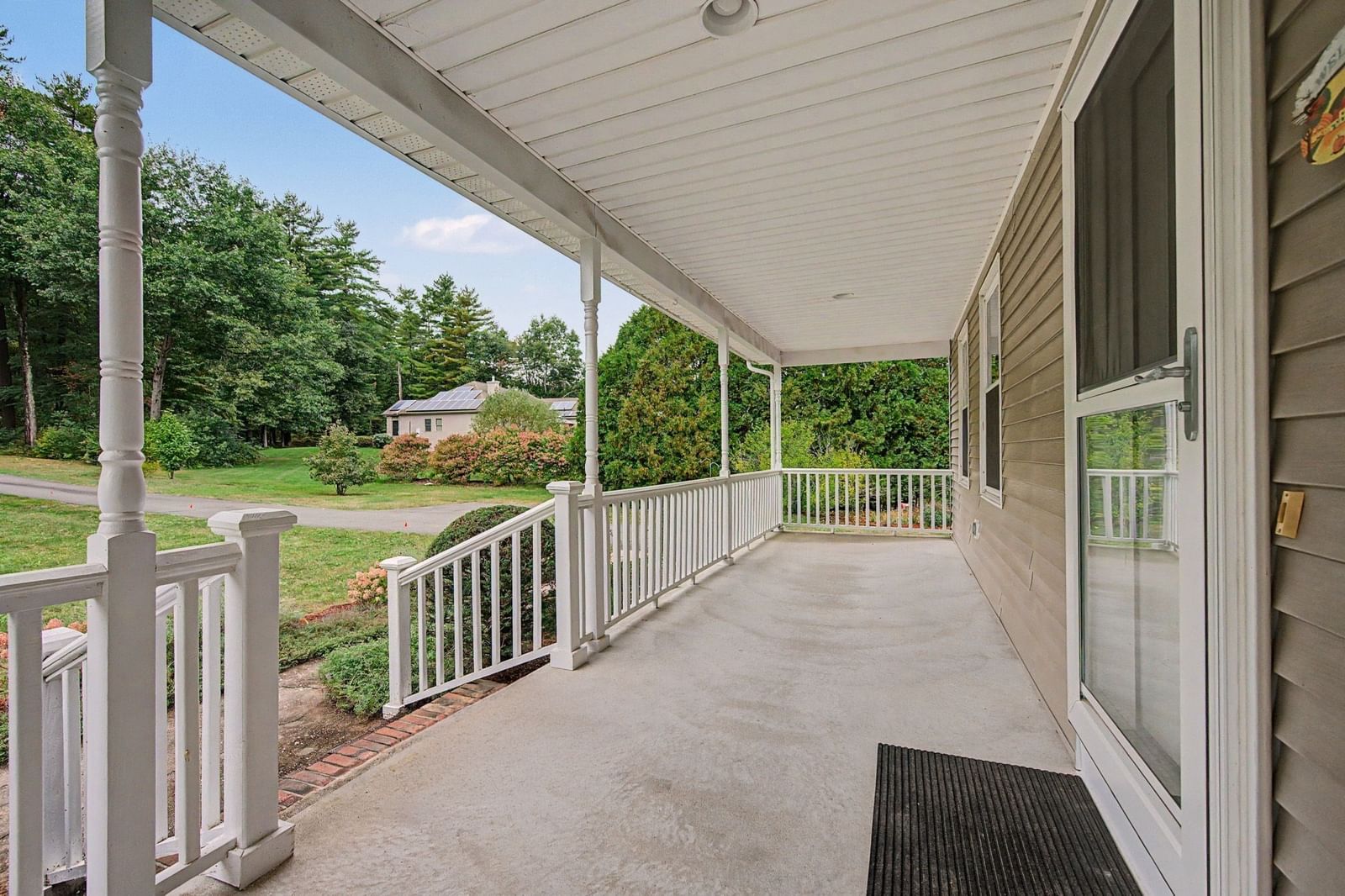 35 Cook Rd Southampton — Photo 4 of 36